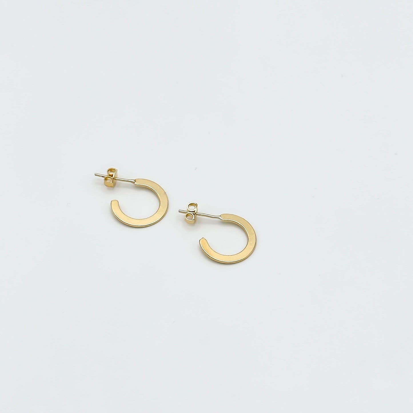 Tess Small Hoop Earring