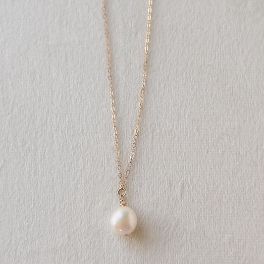 Dainty Pearl Necklace